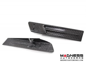  Nissan GT-R Front Fender Trim - Carbon Fiber